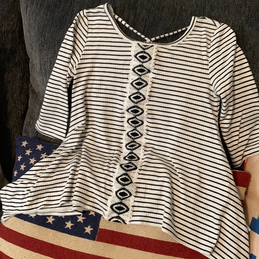 4 for $20- add to bundle and make an offer. Cute 3/4 sleeve stripe blouse